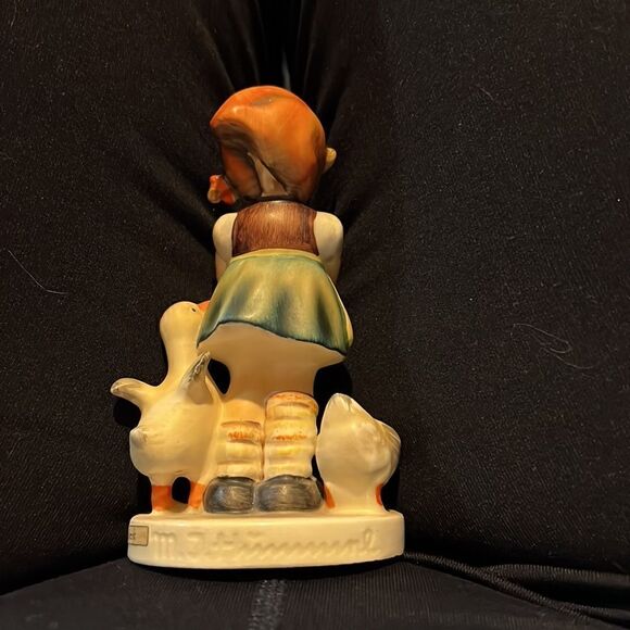 Vintage M J Hummel Figurine. Be Patient. gh7 - Picture 4 of 7